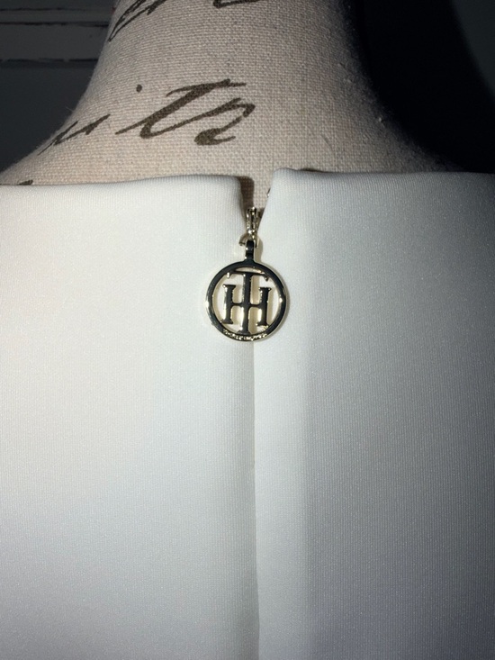 Tommy Hilfiger Elegant Colorblock Sheath Dress – Modern Black & White Design - Picture 7 of 12